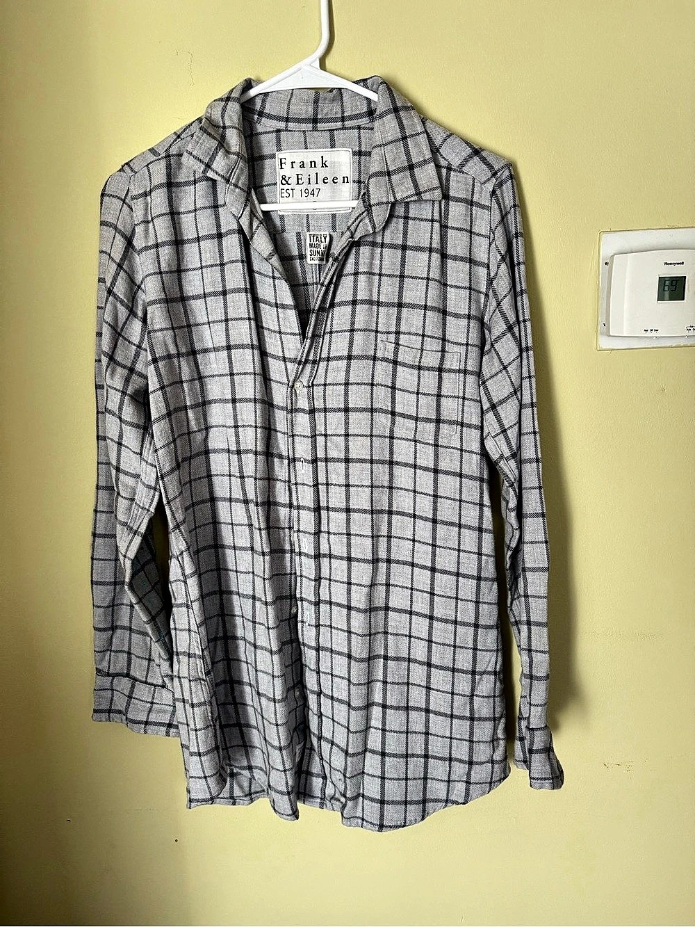 Frank & Eileen Plaid Button Down in Gray & Black Size Small